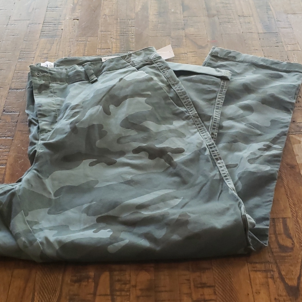 Gap khakis